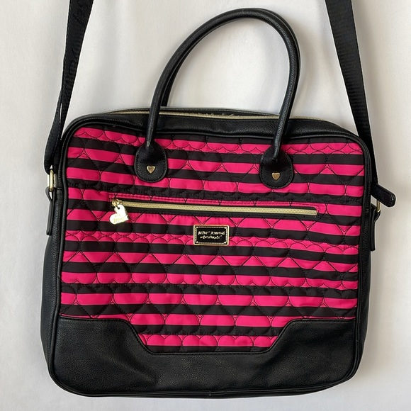 Betsey Johnson Handbags - Betsey Johnson Fabulous Large Hot Pink & Navy Bag